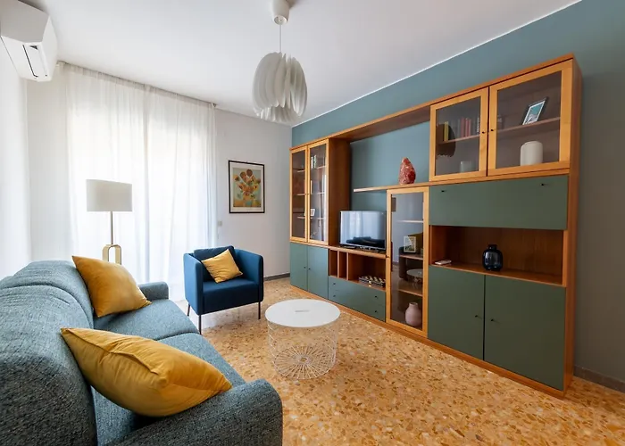 Casa Tripolitania * روما